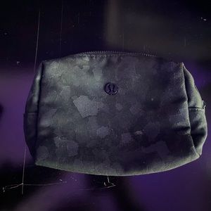 Lulu mini makeup bag